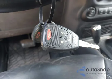 2013 Jeep Wrangler Unlimited Sahara из США, поврежденный, VIN 1C4HJWEGXDL658146